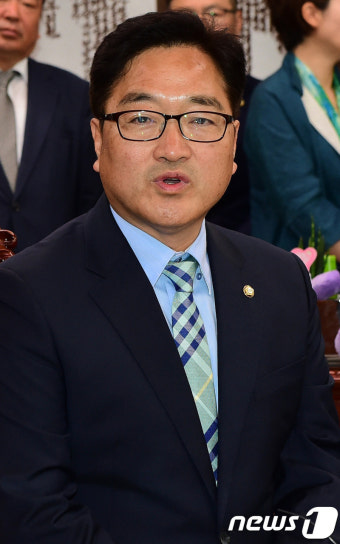 발언하는 우원식 원내대표