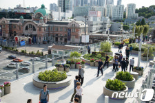 개장 열흘된 서울로 7017, 투신 사망사고 발생