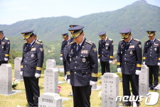 전북경찰, 제62회 현충일 맞아 임실국립호국원 참배
