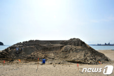 해수욕장과 만난 작은 도시