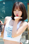 브레이브걸스 은지...쪽~ 뽀뽀 투척 