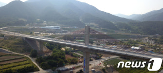 동홍천~양양 고속도로와 인제 내린천휴게소