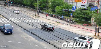 울산 대형 싱크홀…정지신호때 '퍽' 하고 꺼졌다