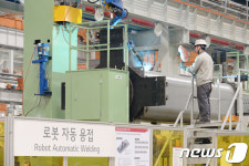 [르포]오차율 제로 도전, LG전자 평택 칠러 공장 가보니…