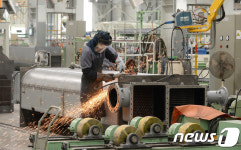 [르포]오차율 제로 도전, LG전자 평택 칠러 공장 가보니…