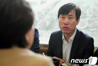 이혜훈 대표와 대화 나누는 하태경