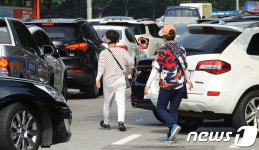 차도까지 i아가는 이동식 부동산 중개업소