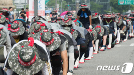 금속노조 현대중공업지부 상경투쟁, 광화문 앞 삼보일배