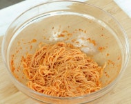 입맛 없을 때 비비자…여름 별미 매콤 비빔국수 