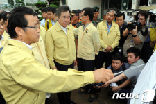 침수 피해상황 보고받는 이낙연 총리