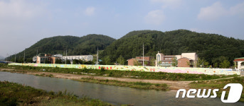 횡성군 주천강 일원 토마토 벽화 눈길 