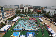 워터파크 된 학교운동장…성북문화바캉스 즐겨요 