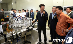 안성유통센터 둘러보는 김병원 회장