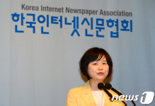 축사하는 이정미 대표 