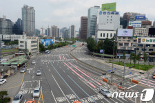 휴가 절정...한산한 도심