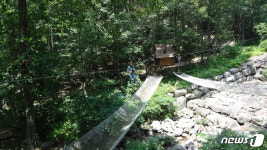 방장산자연휴양림서 타잔 체험… 무더위 날리세요 