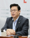 모두발언하는 정우택 원내대표