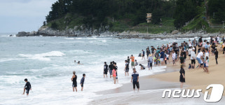 안전요원 없는 속초 외옹치 해변