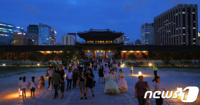 경복궁의 푸른 밤