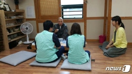 스님도 어쩔 수 없을 때는 모기 죽이고 육식도 해요 