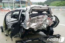 평택∼제천고속道 터널서 승용차끼리 추돌…5명 사상