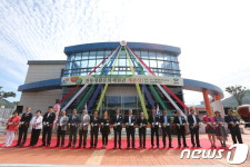 무주 전통생활문화체험관 개관…공연·결혼식 시설 갖춰