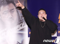 킬라그램, 무게감 있는 축하공연