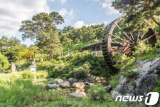 맑은 자연 속에서 건강과 예술 다 누린다