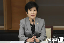 대한상공회의소 방문한 김영주 장관