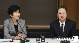 대한상공회의소 찾은 김영주 장관