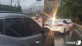 부산 호우경보 격상…부산진구 102㎜·도로 침수피해 잇따라