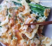 비가 오면 생각나는 고소한 ‘해물 치즈 파전’