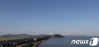영종대교 서울 전방(8+125) | 영종대교와 푸른하늘