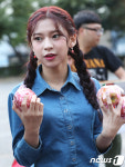 유림, 미모가 사과처럼 상큼 상큼~