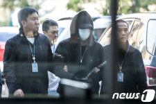 올네이션성북지사 | 성북경찰서로 이송되는 남경필 경기도지사 아들 남모씨