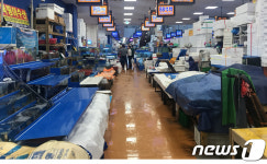 [김영란법1년 ③]상인들 명절대목 실종…3·5·10 조정을