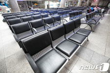 여객운임 지원 중단, 썰렁한 연안여객터미널