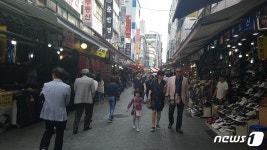 [추석 대목 명암]젊은사람 백화점·마트로…시장 상인들 한숨만