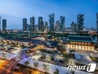 한옥 호텔에서 가을 정취에 빠져 볼까 