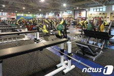 400여 명이 동시 훈련 가능한 웨이트 트레이닝 센터