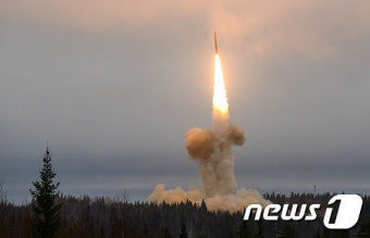 러시아, 美MD 뚫는 ICBM '토폴' 시험발사 또 성공