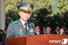 적 완벽 격멸 태세 갖추겠다···최영철 2군단장 취임