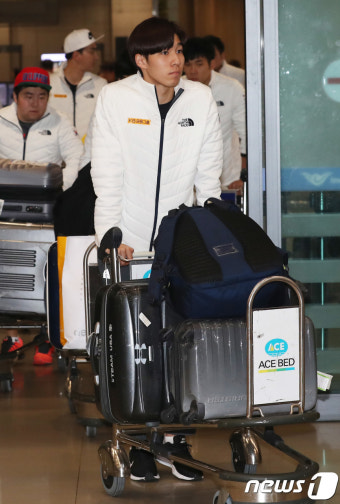 귀국하는 황대헌