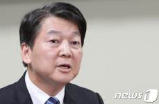 축사하는 안철수 대표