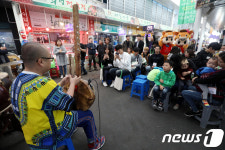 청주 북부시장서 즐기는 거리 공연