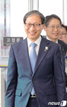 국민연금공단 들어서는 김성주 신임 이사장 