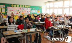 [영상·화보] 평창초 2018 동계올림픽 홍보 예쁜엽서 쓰기 행사