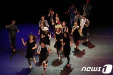 무대에 선 엄마들…강동구  꿈, 무대 그리고 우리 공연