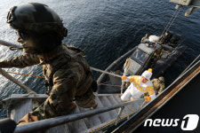 성화들고 문무대왕함으로!