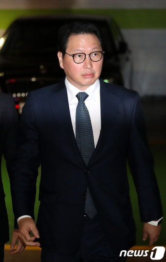 최태원 회장, 이혼 조정에 출석 '묵묵부답'…노소영 불출석
